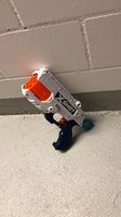 Spielzeug Pistole X Shot mit 6er Magazin