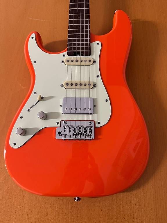 Strumenti musicali: Schecter Nick Johnston Traditional HSS Lefthand – Usato da Henggart venduto da M.Hottiger 1