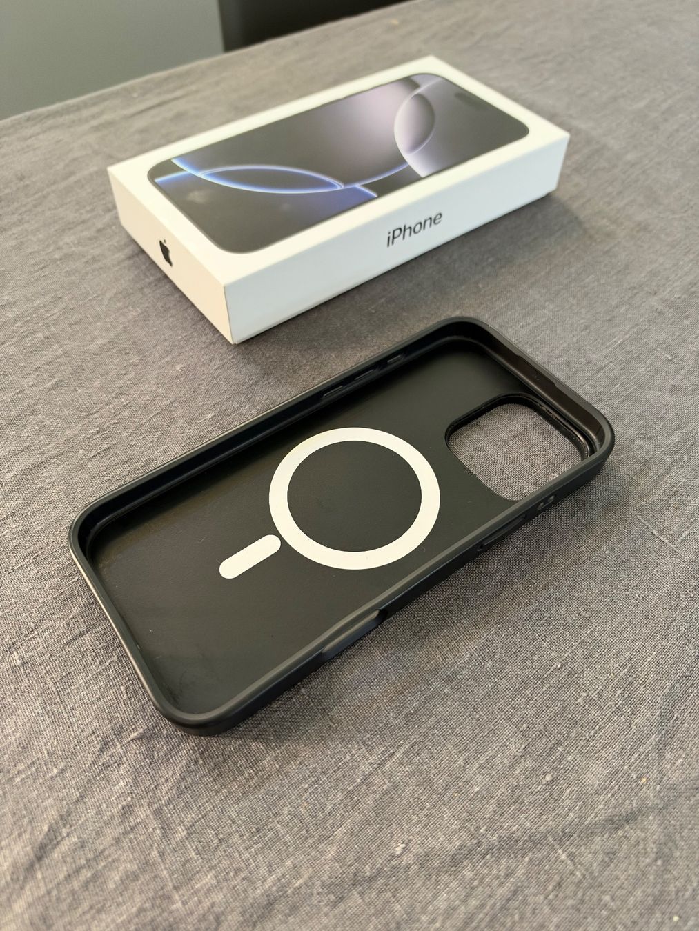 Apple Telefoni cellulari / Smartphones: iPhone 16 Pro Max, Originalverpackung GRATIS Versand + Hülle – Nuovo e nell'imballaggio originale da Bergdietikon venduto da wal_rr6b 9