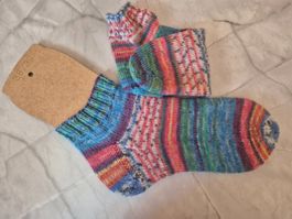 Schöne Sneakers mit Seide Gr. 38/39- Hand gestrickt
