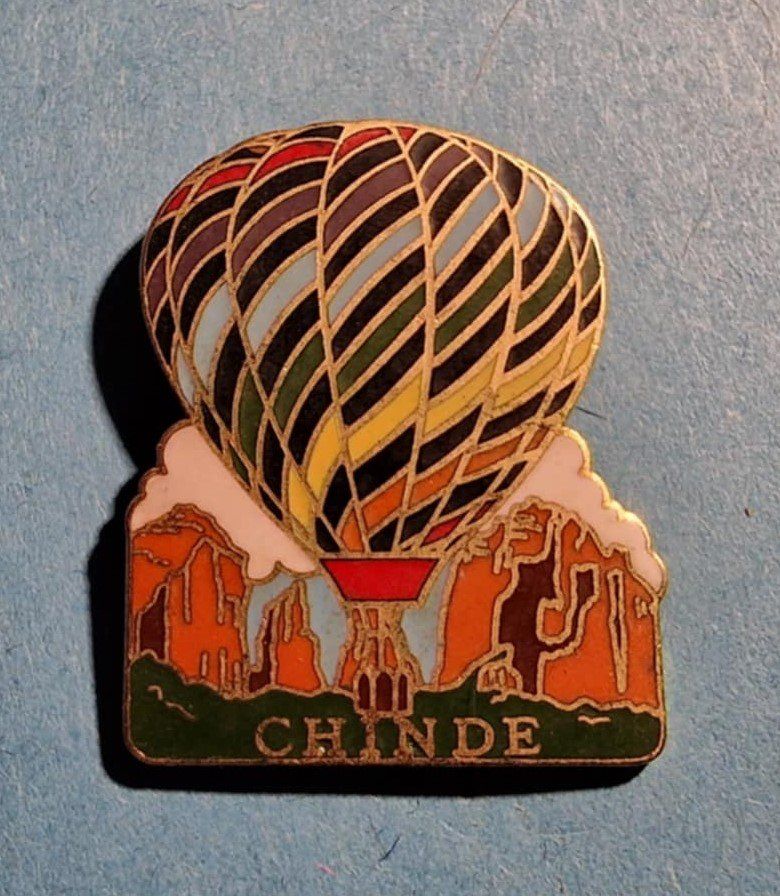 Plaquettes & Badges: Ballon Pin Firefly Chinde – D'occasion à Härkingen par specialshapes