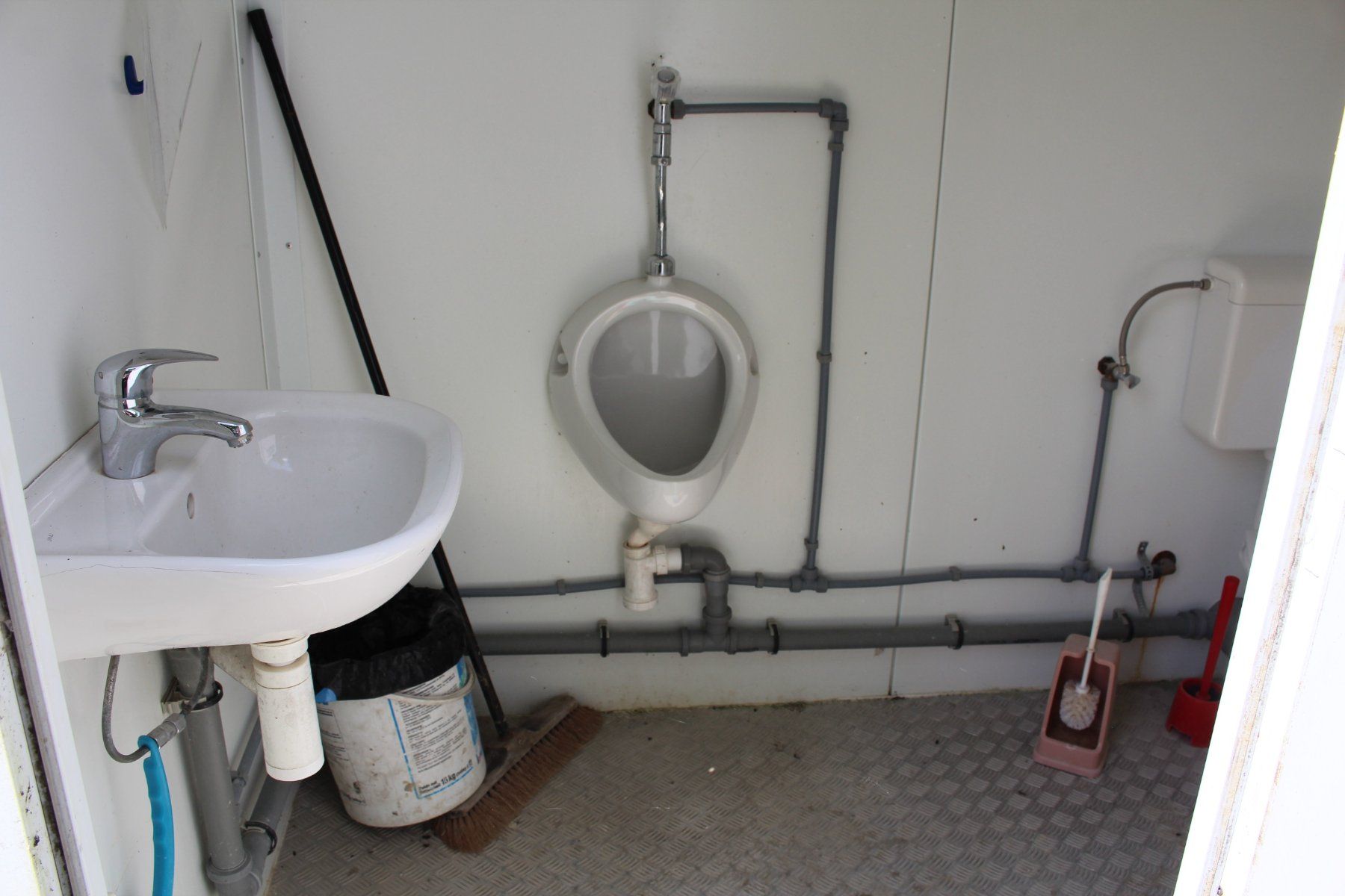 Contenitori edile: WC Container (Lot 514) 6017 Ruswil – Usato da Bäriswil venduto da WWYN-AUKTIONEN 6