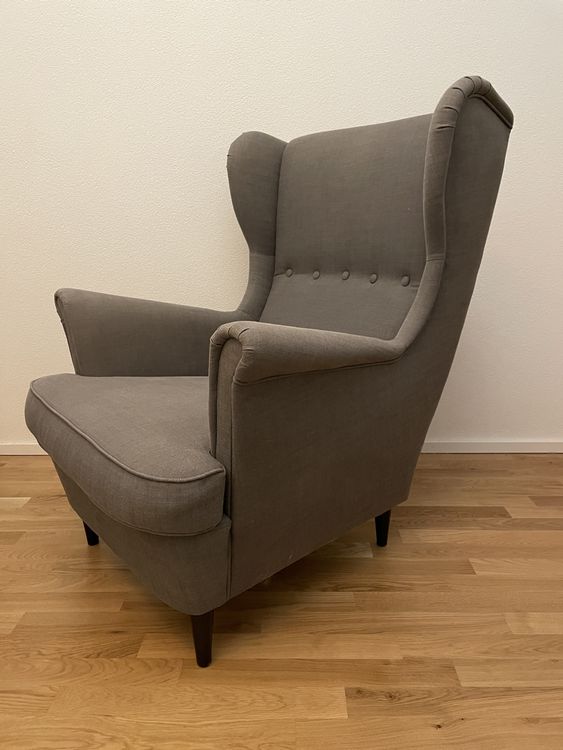 IKEA STRANDMON Sessel mit Hocker / Ohrensessel, dunkelgrau Kaufen auf
