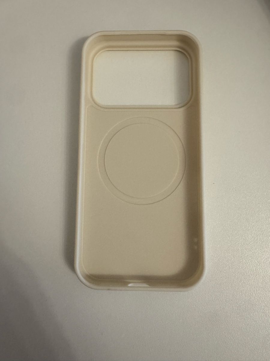 Covers & Schutzfolien: iPhone 17 Pro Hülle MagSafe neuwertig cremefarben – Neu und originalverpackt aus St. Gallen von mar_6rn6 1