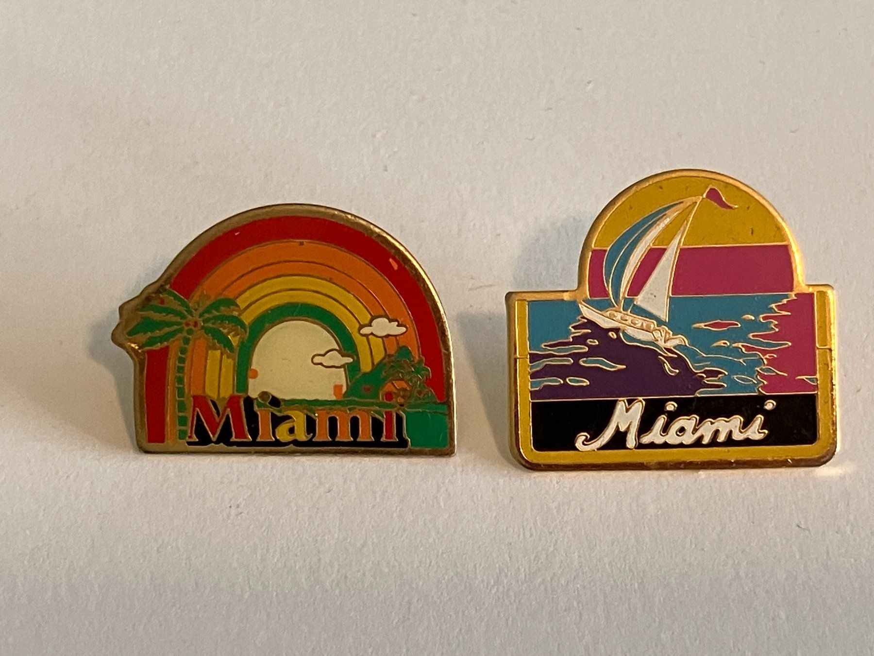 Plaketten & Abzeichen: 2 Pin Miami – Gebraucht aus Basel von djwwpp