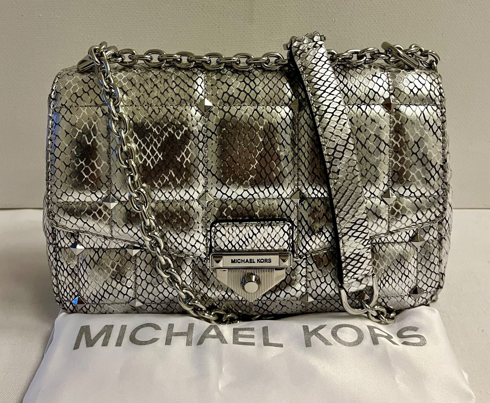 Michael Kors Taschen für Damen: Michael Kors - Crossbody - Vollleder - Silber – Gebraucht aus Basel von marinaliane 1
