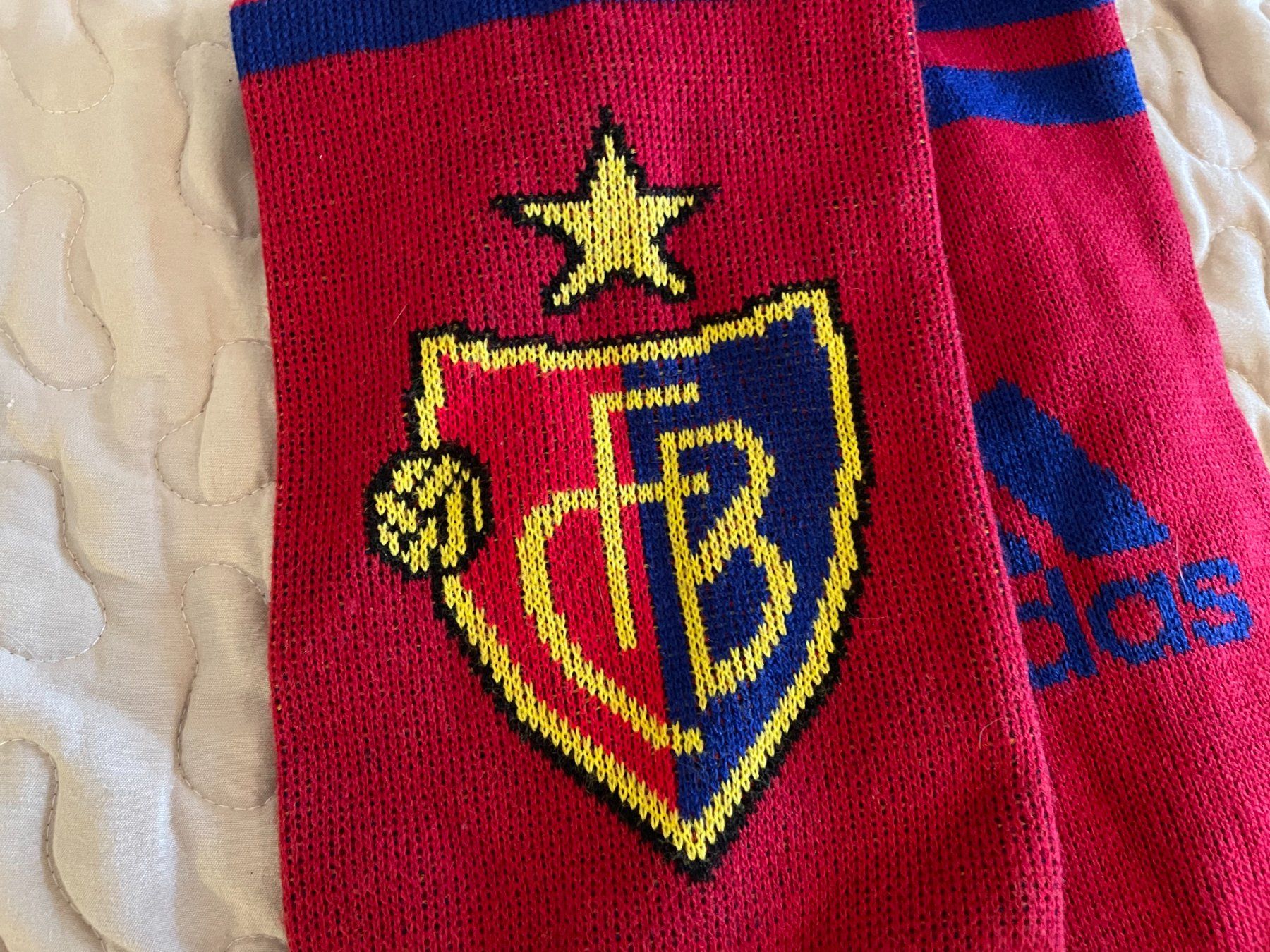FC Basel Foulard & Sciarpe: Adidas - FC Basel Scarf – Nuovo (secondo la descrizione) da Chiasso venduto da Er_Mon 2