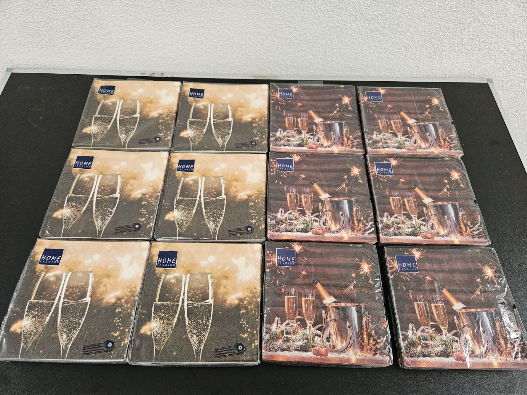 Tovaglioli: Neu - Servietten - 12 Packungen - 33cm x 33cm – Nuovo e nell'imballaggio originale da Dagmersellen venduto da Jarsetz_Restposten