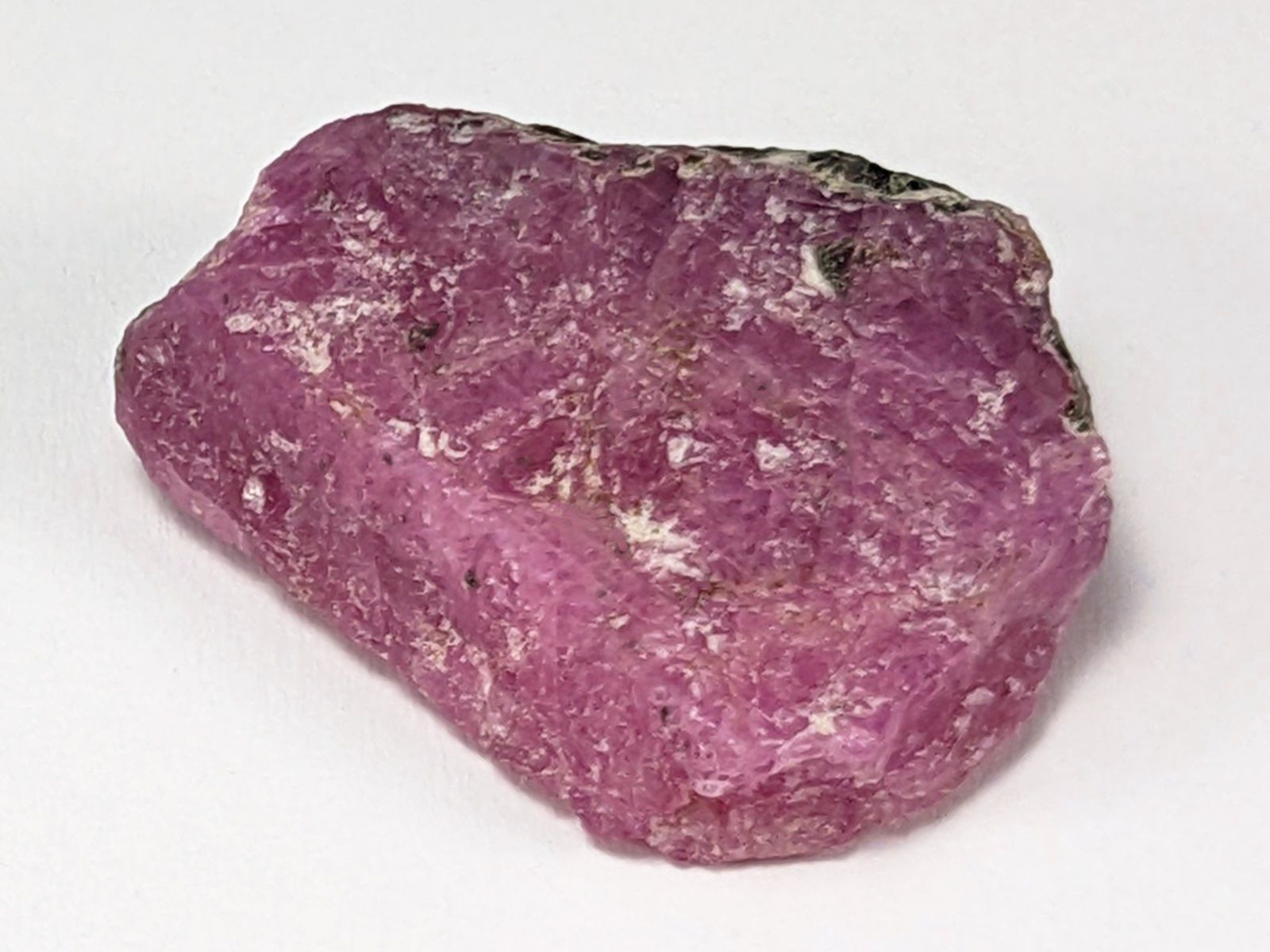 Edelsteine: Rubin Rohstein 27mm, 32.35ct – Neu und originalverpackt aus Meilen von StoneGarden