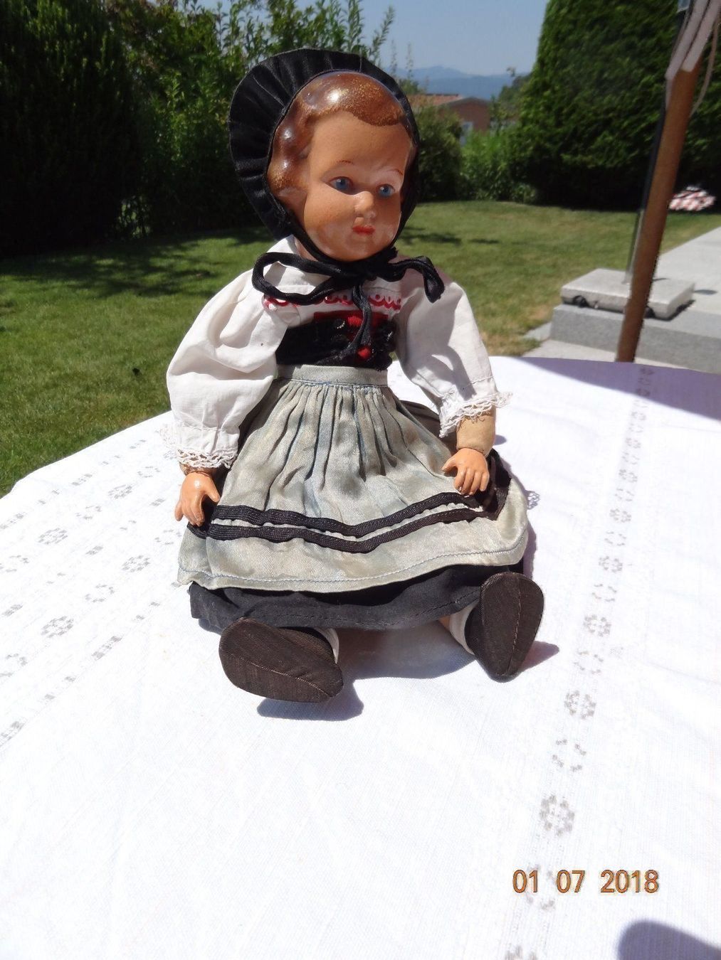 Bambole: Trachtenpuppe "Wehnthalerin" 1945 – Usato da Wikon venduto da Vreniva