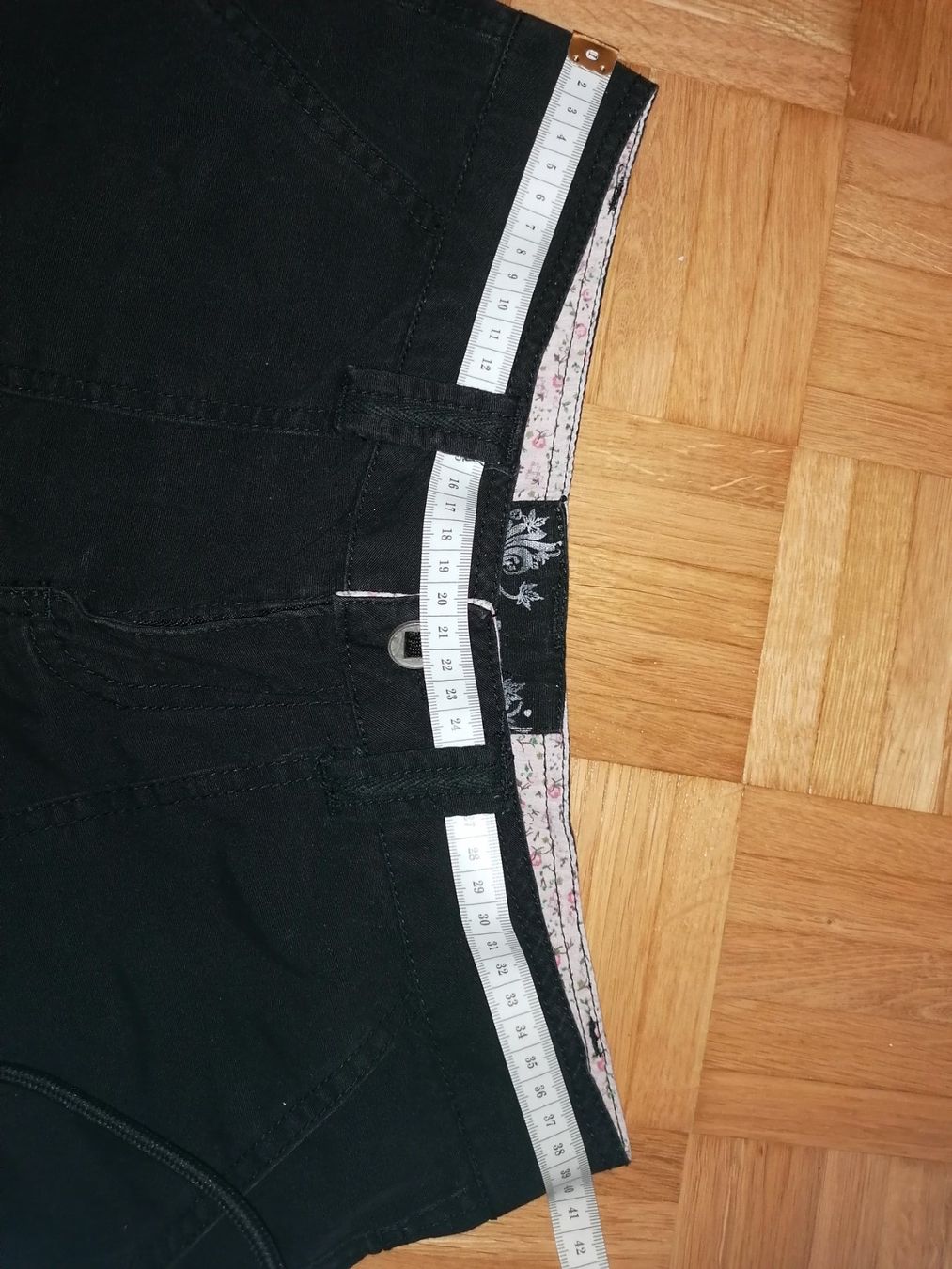 Hosen: Kurze Hose schwarz – Gebraucht aus Dübendorf von an_nk8z 3