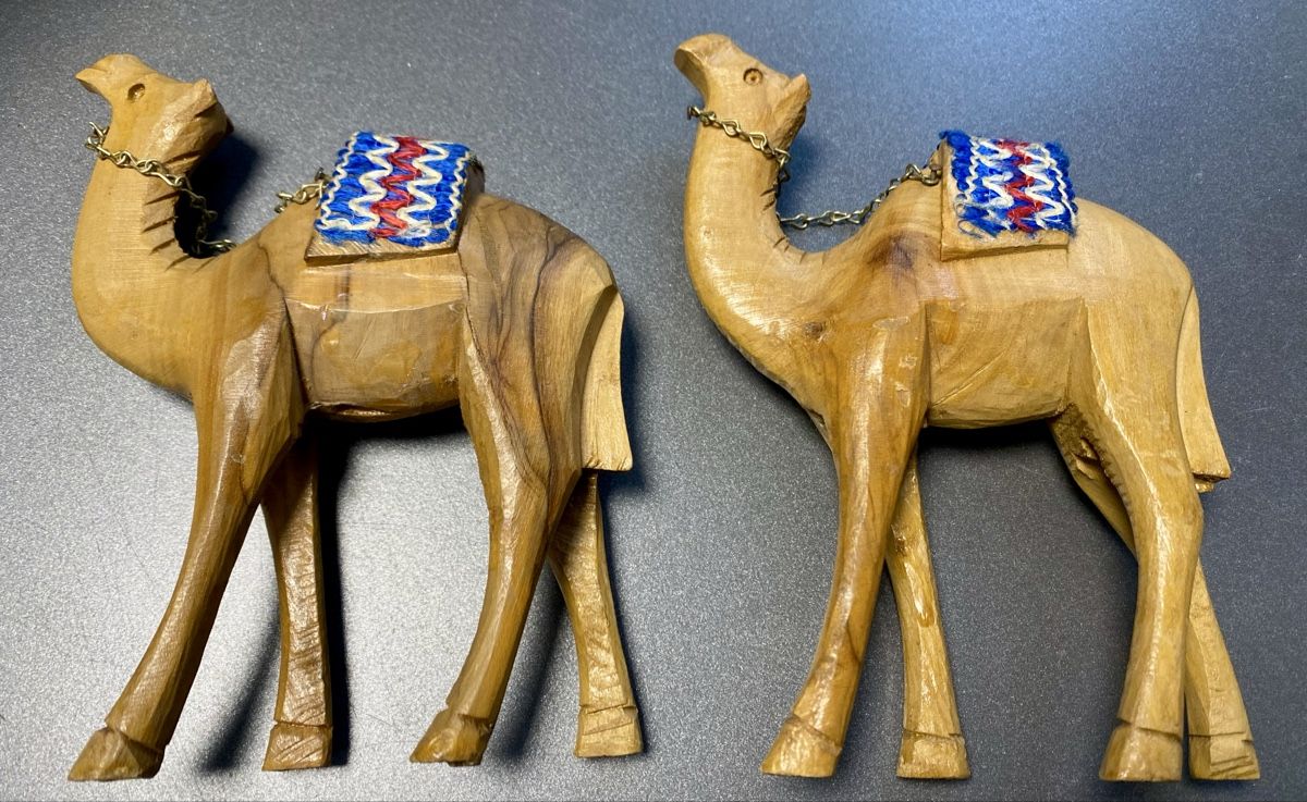 Statuette: 2 x geschnitztes Kamel Olivenholz – Usato da Gerlikon venduto da jabadabadu 1