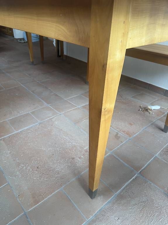Tavoli: Esstisch mit Sitzbank – Usato da Ennetbaden venduto da NR19 2