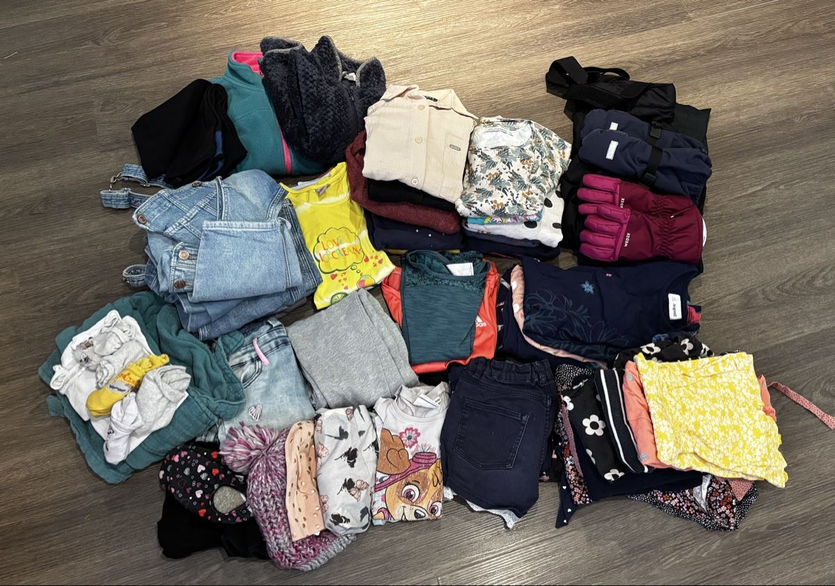 Kleiderpakete & -sets: Mädchenpaket Gr. 122 – Gebraucht aus Degersheim von Nimosch