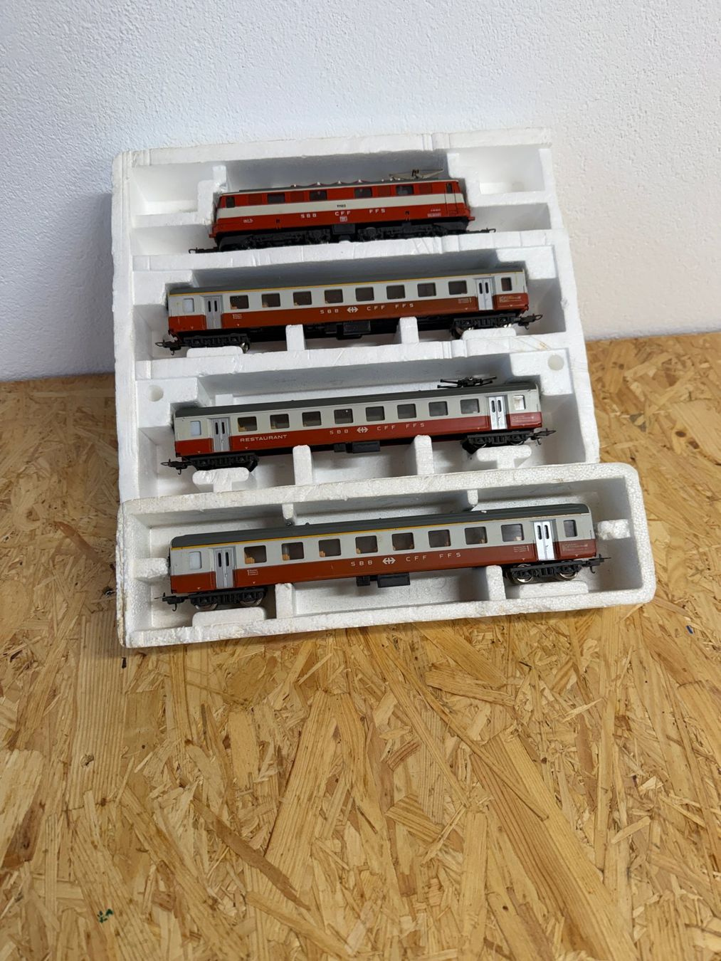 Lima Modellini di ferrovie: Lima-Swiss-Express 4-teilig – Usato da Reinach AG venduto da dav_77l2