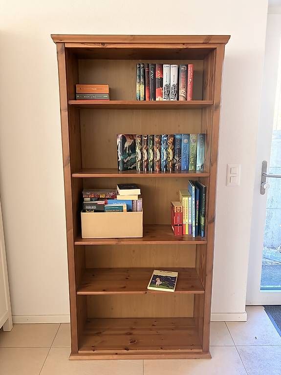 Scaffali: Bücherregal Holz Braun – Usato da Vogelsang AG venduto da hannahlea