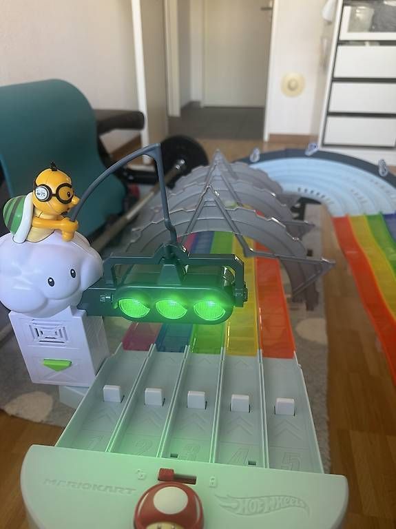 Circuits: Super Mario Hot Wheels Rennbahn – D'occasion à Basel par Spielzeugverkauf