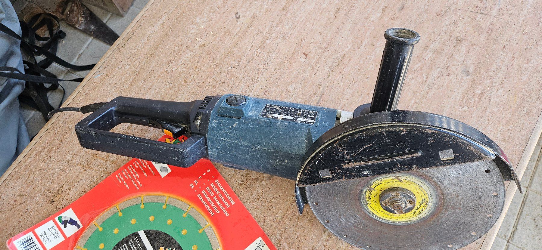Einhell Tous les outils: 2 HAND TRENNSCHEIBE – D'occasion à ZIHLSCHLACHT par Raja9