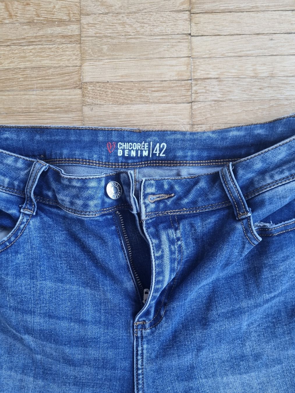 Jeans: Chicoree Denim Jeans blau Grösse 42  – Nuovo (secondo la descrizione) da Pfäffikon ZH venduto da Nick72 1