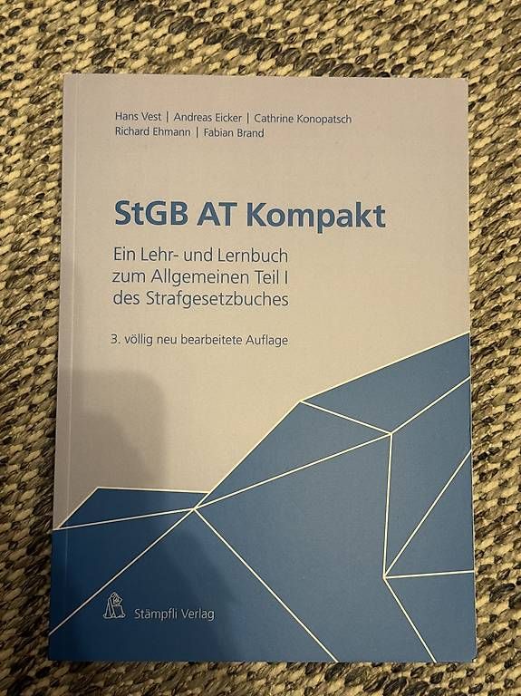 Livres: StGB AT Kompakt – D'occasion à Wittenbach par Nedaaa03