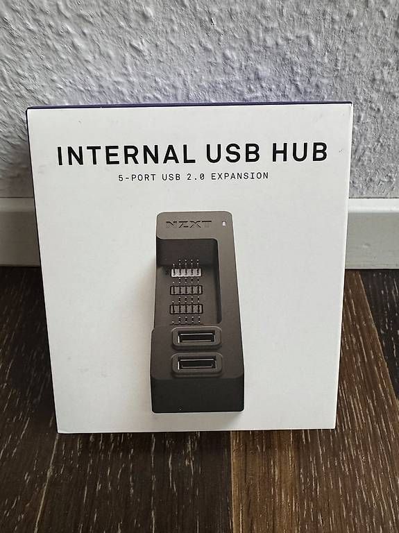 NZXT Hub & Switch: NZXT USB Hub internal 5-Ports – Usato da Dübendorf venduto da lebe_bunter