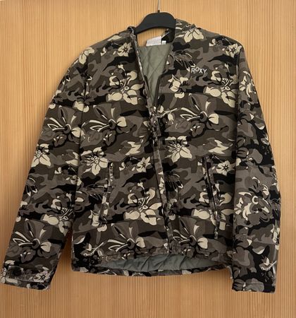 Veste Roxy camouflage à fleurs- neuf, jamais porté