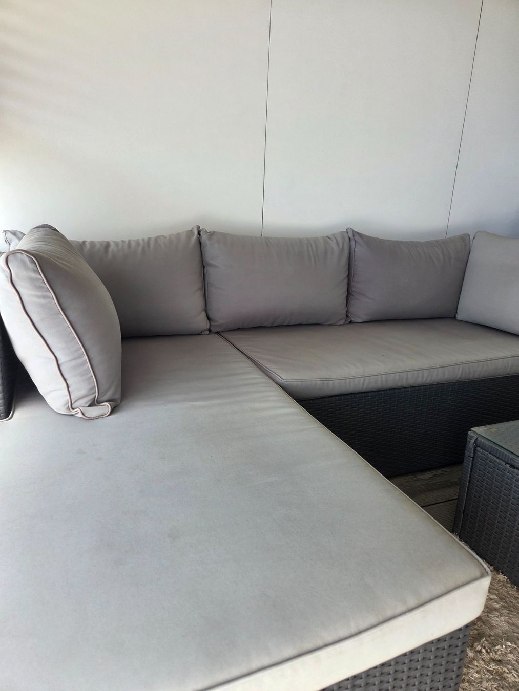 Poltrone: Rattan Lounge mit Tisch – Usato da Hergiswil LU venduto da famchr 2