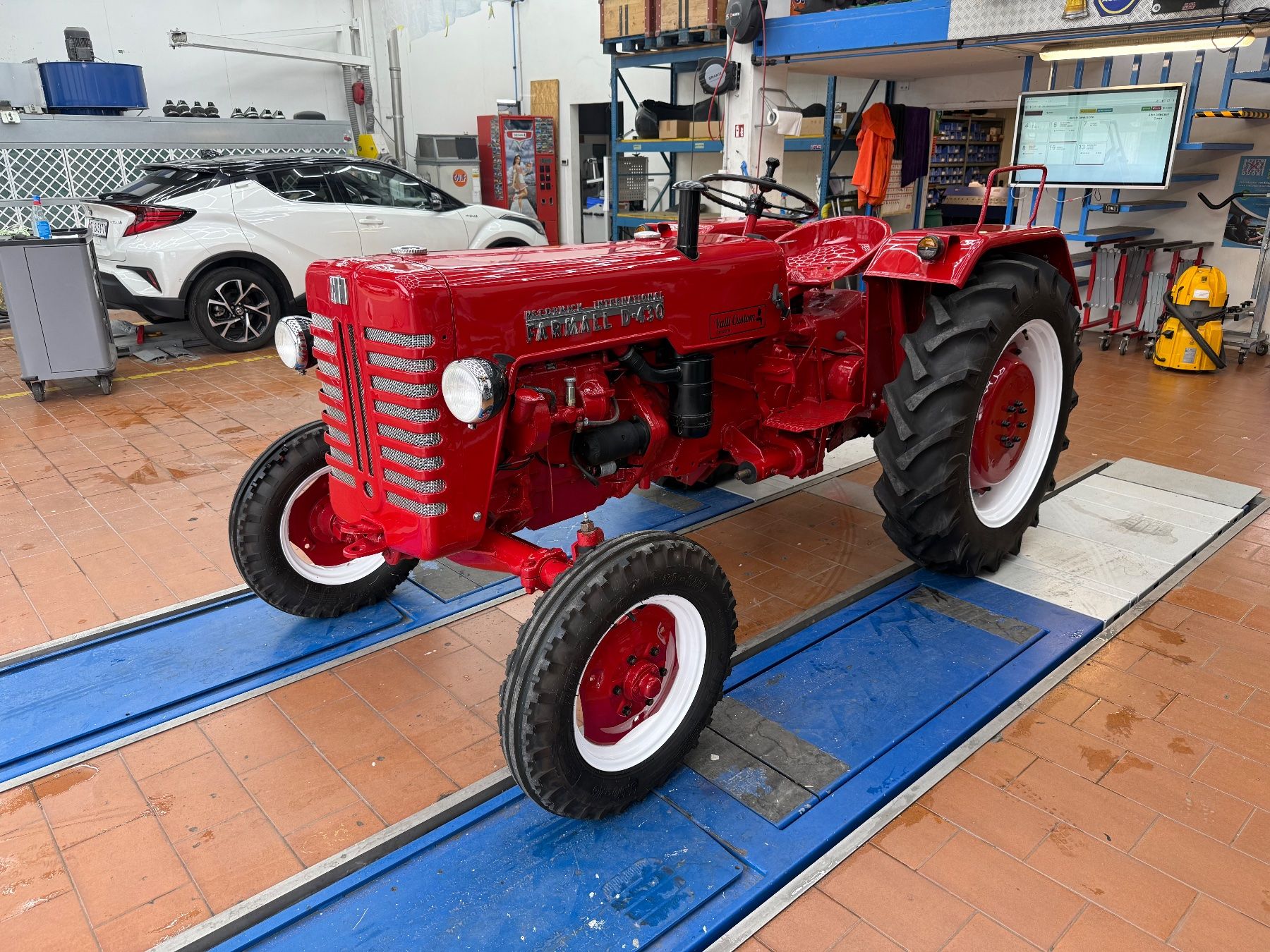 IHC Tracteurs: Trattore Farmall - McCormick D430 – D'occasion à Riva San Vitale par tft96
