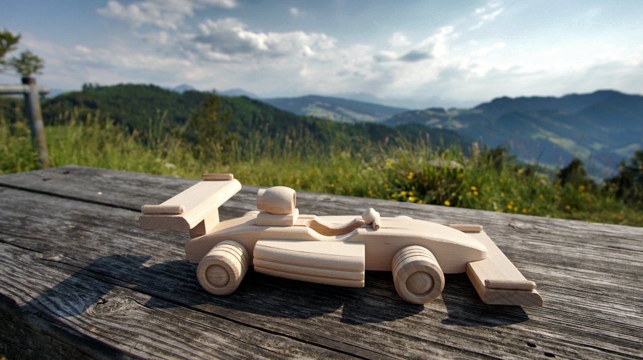 Giocattoli: Holz Rennauto – Usato da Abtwil SG venduto da k0n_xp9v