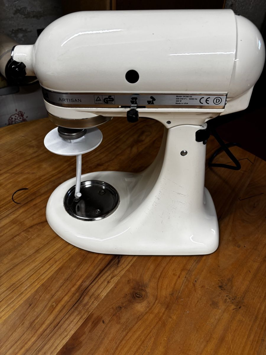 Kitchenaid Küchengeräte: KitchenAid Küchenmaschine  – Defekt aus Bern von Tomskybeat