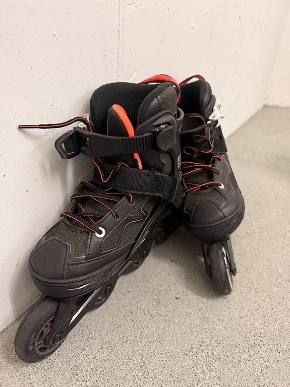 Decathlon Pattini in linea & Pattini a rotelle: Inlineskate Kinder – Usato da Stans venduto da ste_yf8p