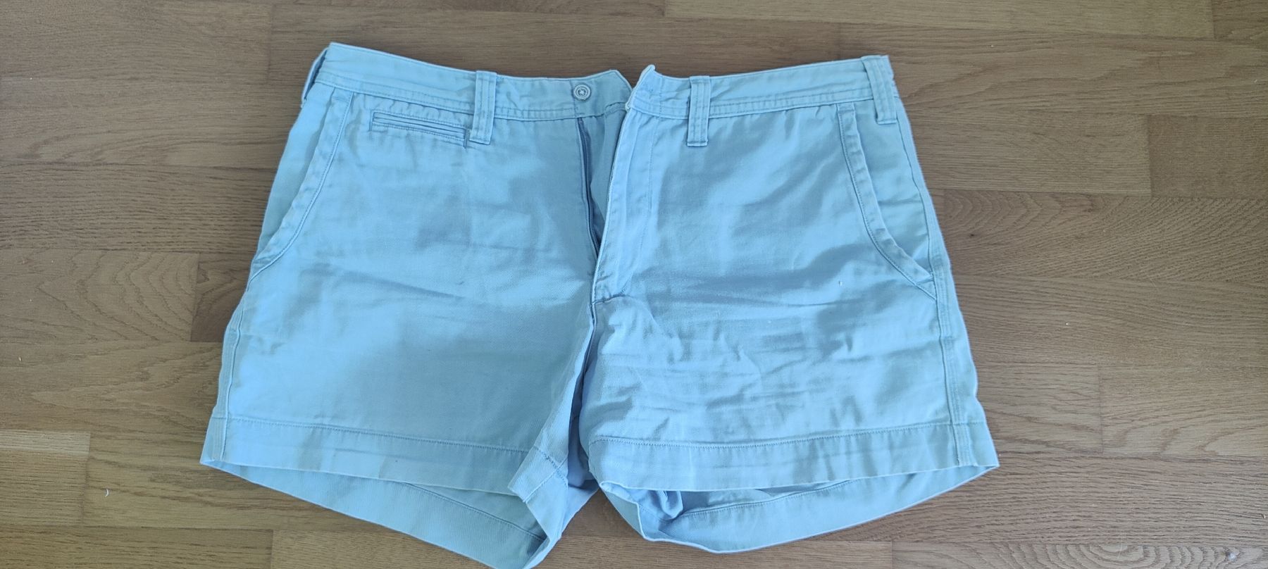 Lotti di vestiti: Five Top condition shorts, size 44 – Nuovo (secondo la descrizione) da Oberbuchsiten venduto da DianaLup 1