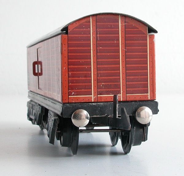 Distler Modellini di ferrovie: Distler gedeckter Güterwagen Spur 0 – Usato da Oberwil BL venduto da Klang 2