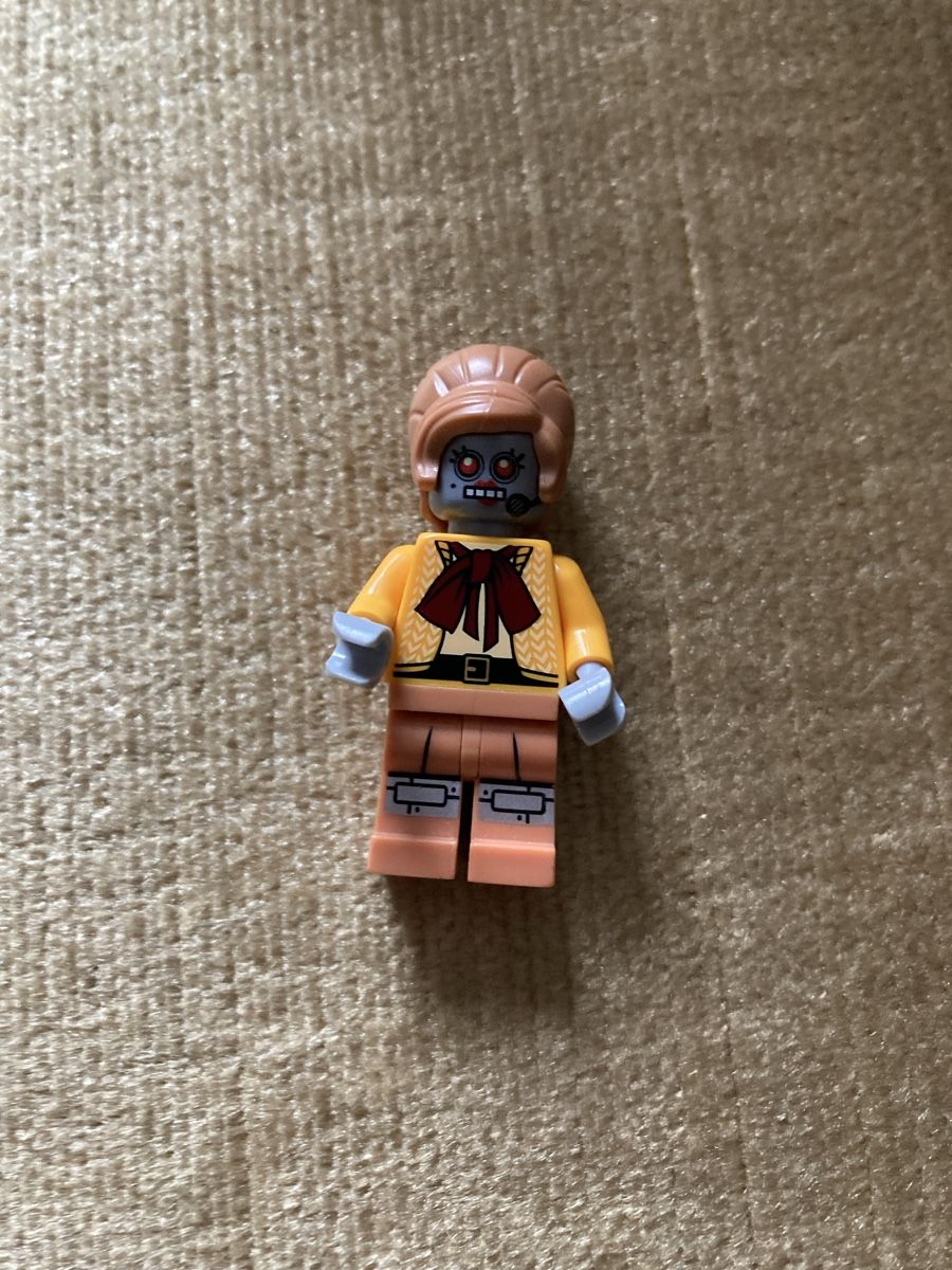 Lego Giocattoli: LEGO Minifigur der Figur Velma Staplebot – Usato da Schafisheim venduto da mic_79dx