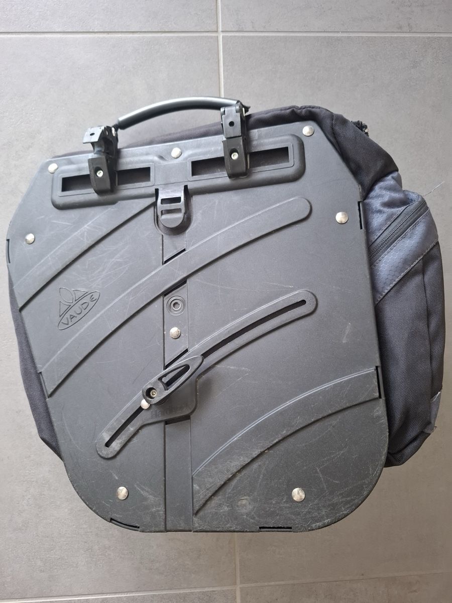 Vaude Taschen: Dreifache Hinterradtasche VAUDE Karakorum – Neu (gemäss Beschreibung) aus Thun von sof_by7w 3
