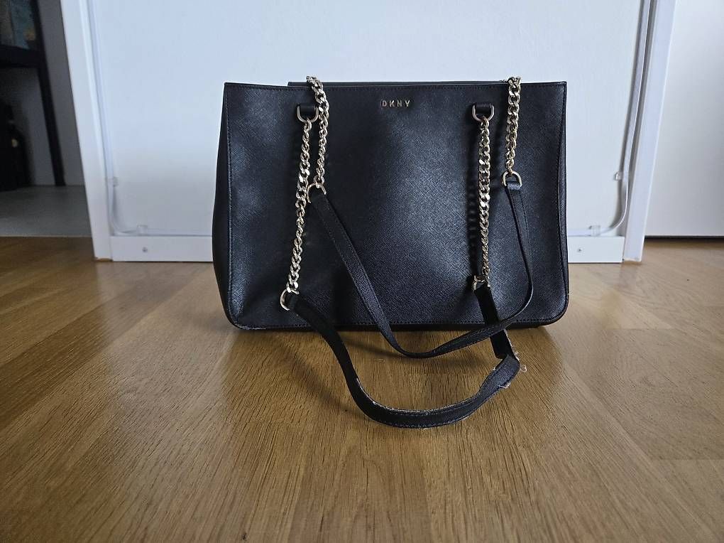 Taschen für Damen: DKNY Handtasche – Gebraucht aus Bottmingen von san_j2p9