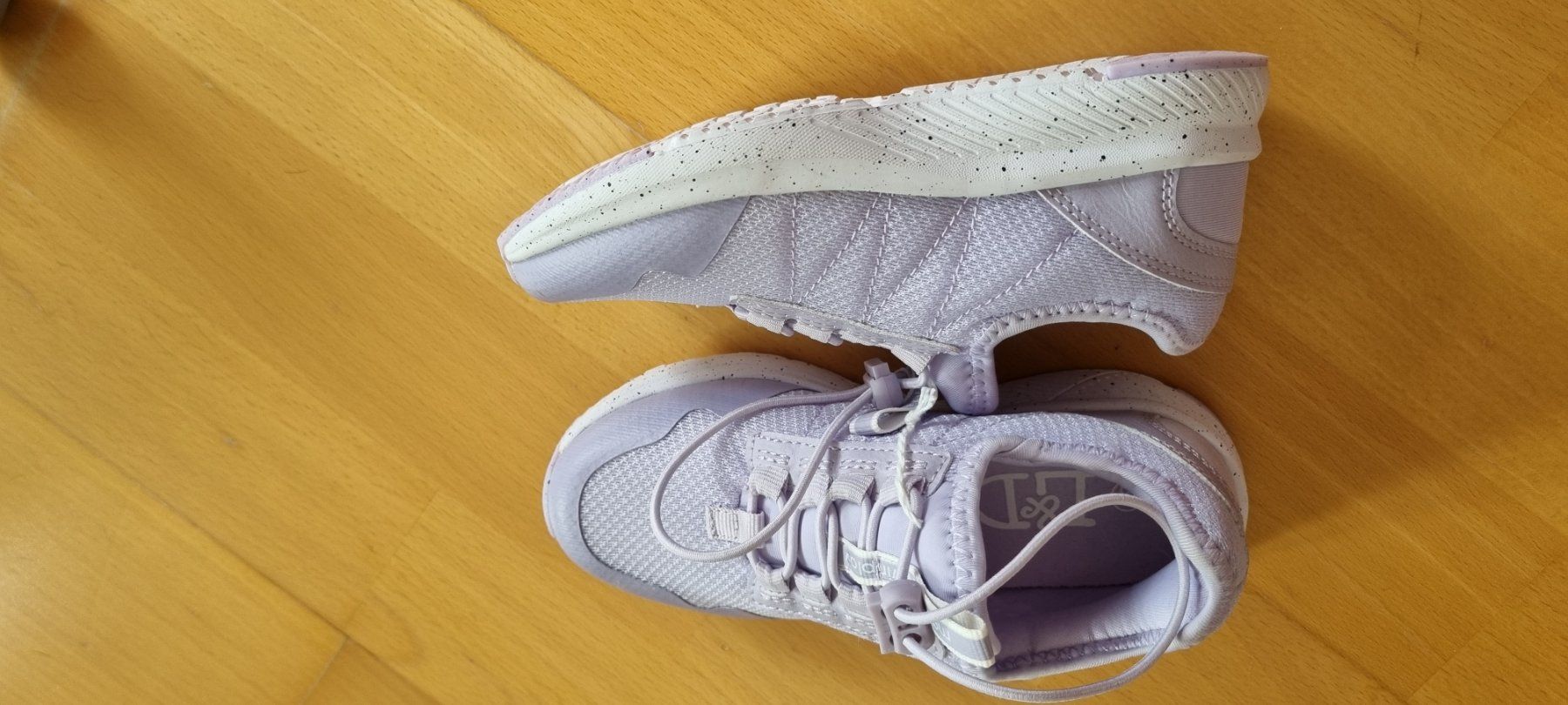 Scarpe per ragazzi: Kinder Sneakers Gr.30 – Nuovo (secondo la descrizione) da egliswil venduto da Maggy6 1