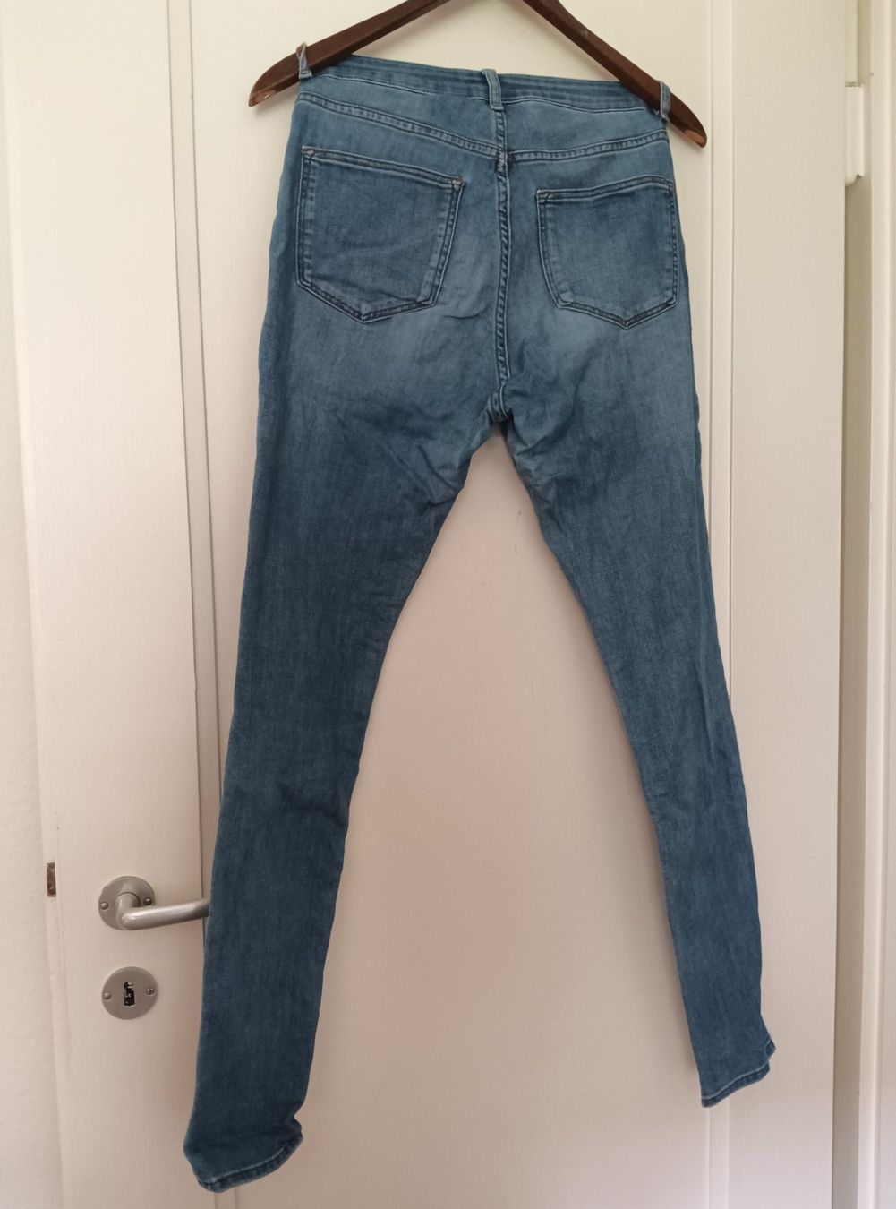 Jeans: Frühlings-Jeans, hellblau, Grösse 28 – Usato da Zürich venduto da Asteraki 2