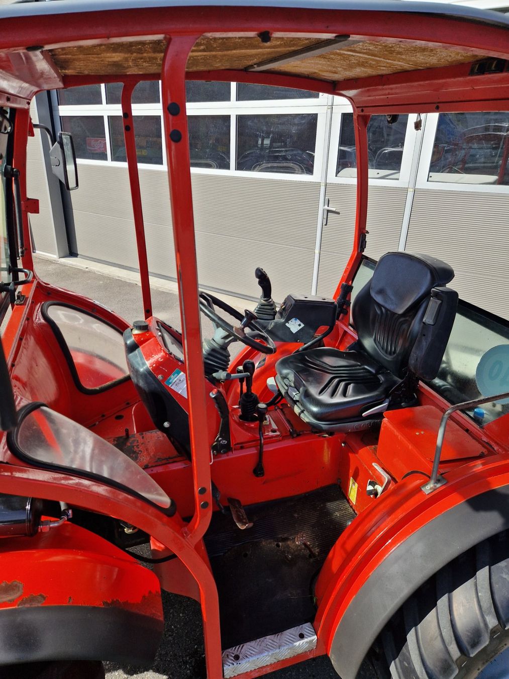 Carraro Trattori: Traktor Wendetrac Antonio Carraro TTR 6400 – Usato da Menznau venduto da 6122 3