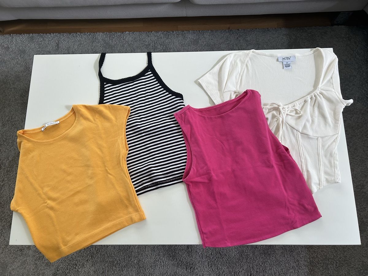 Lots de vêtements: Damen Tops in Gr. S – D'occasion à Schaffhausen par Wolves02