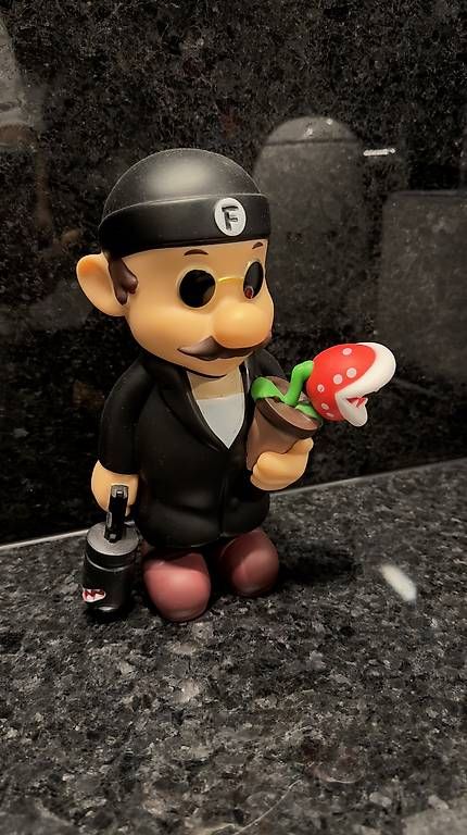 Statuette: Figurine Mario 23cm – Usato da Vevey venduto da diogodasilva_