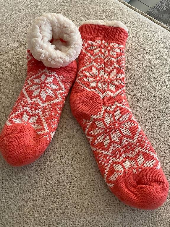 Socken: Wintersocken Gr. 40 super dick mit Noppen – Gebraucht aus Winterthur von car_gn8b