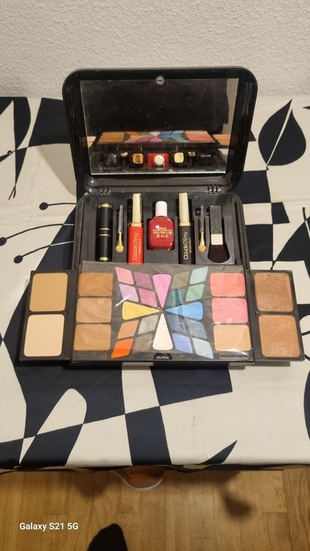 Make-up: Schmink Kasten  Claude D Enry – Nuovo (secondo la descrizione) da Zürich venduto da Big 2