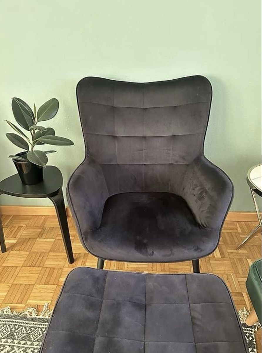 Poltrone: Velvet Armchair & Footstool – Usato da Herrliberg venduto da LokalerKaeufer 2