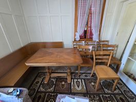 Holz Eckbank mit Tisch und 6 Stück Stühlen Holz gut erhalten