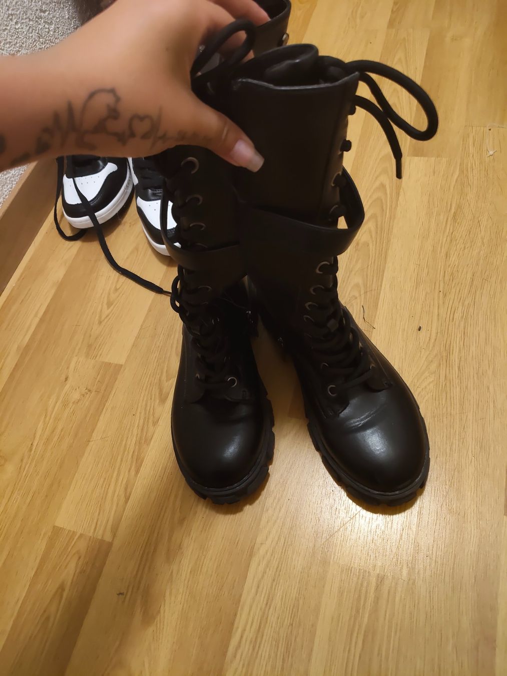 Chaussures femmes: Différentes chaussures – D'occasion à Prahins par Cynthia.fei 3