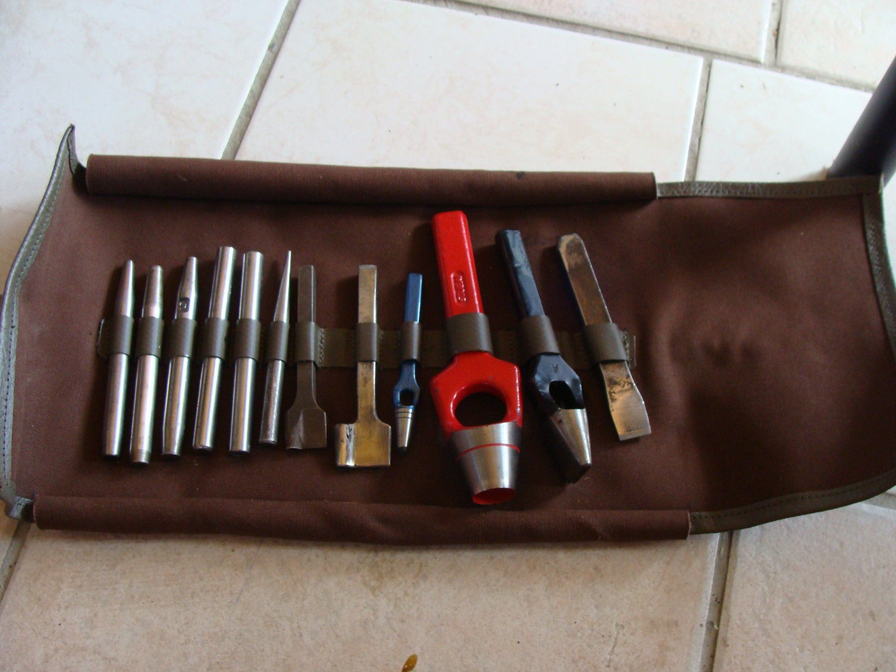 Schweizer Armee Armi bianche: Pour celliers militaires, caisse complette. – Usato da Cuarny venduto da hen_g7hn 2