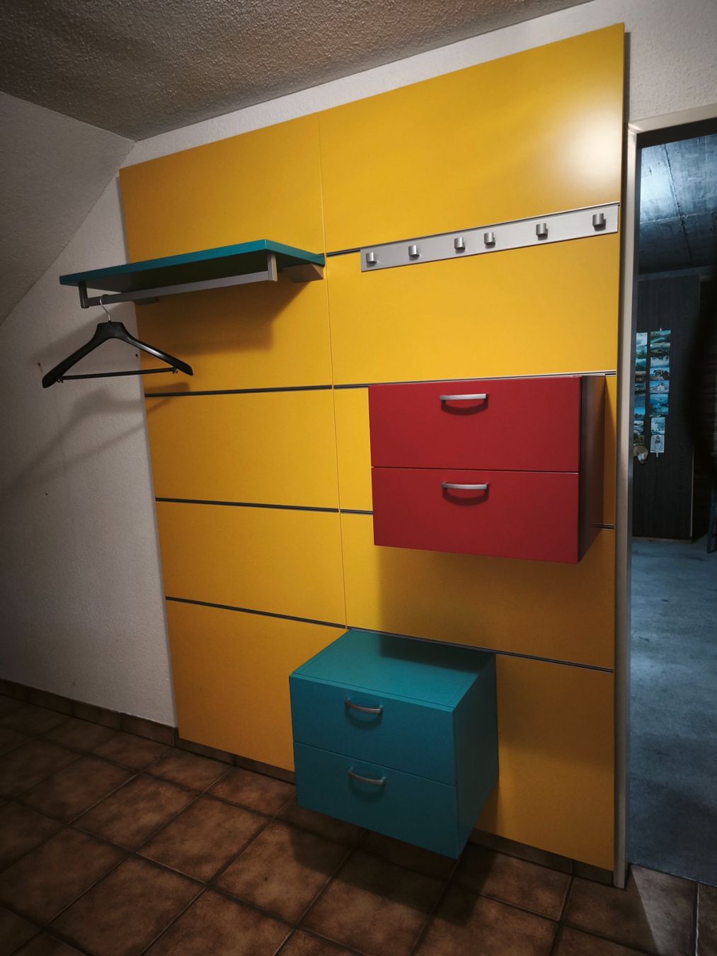 Garderobe: Hochwertige Garderobe aus Holz – Gebraucht aus Ennetmoos von _pickup_ 1