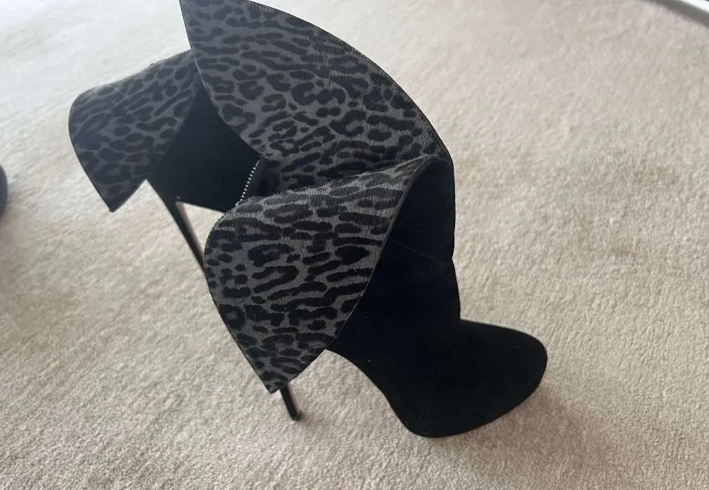 Alaia Scarpe da donna: Alaia Ankle Boot, Leoparden Muster, Gr. 39, schwarz – Nuovo (secondo la descrizione) da Triesen venduto da atos87 1