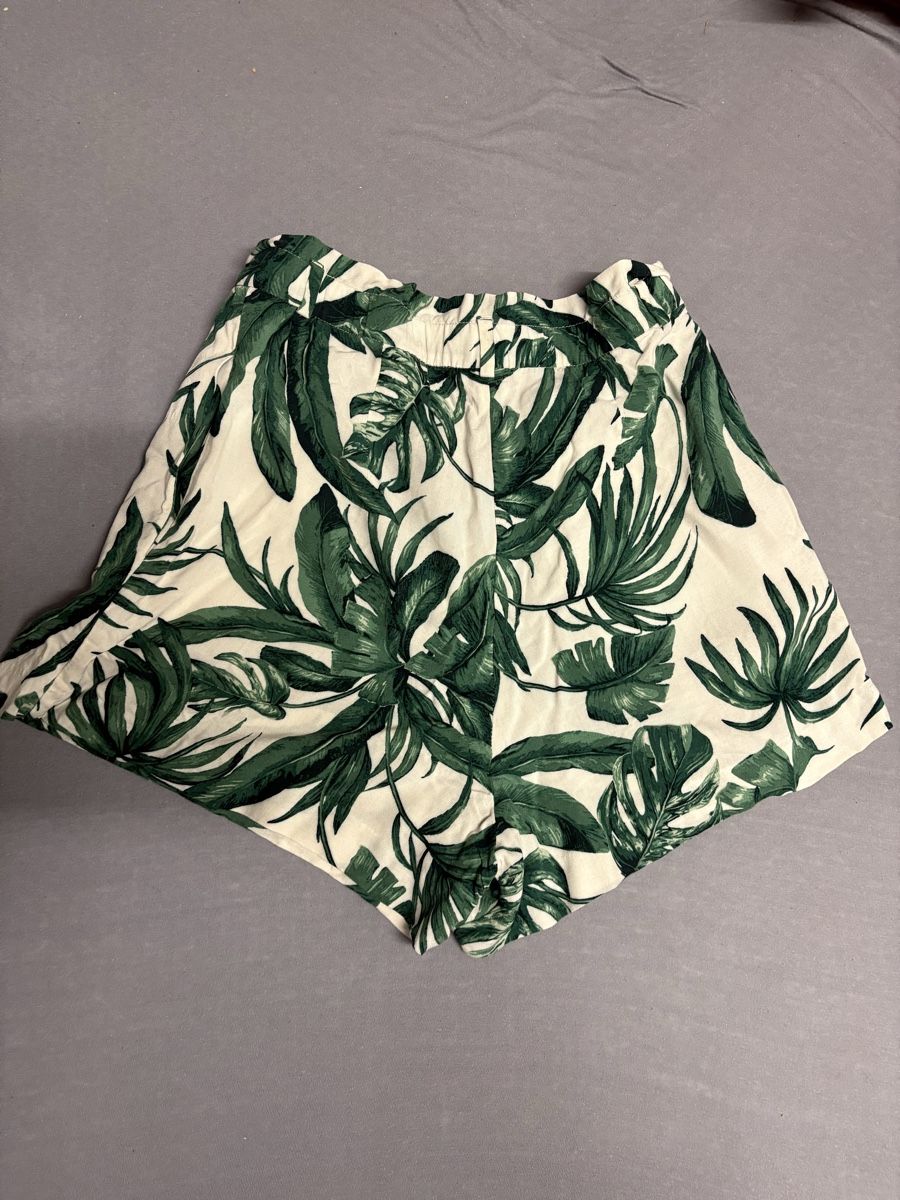 H&M Pantaloni: Damen Short,Gr.40;H&M – Usato da Winterthur venduto da Nena222 1